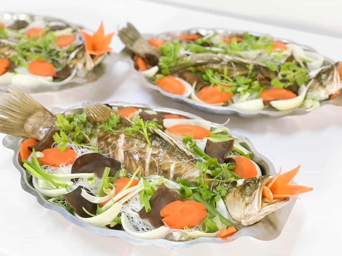 cuoi-hoi-dang-khoa-ca-bong-mu-hap-bun-nam