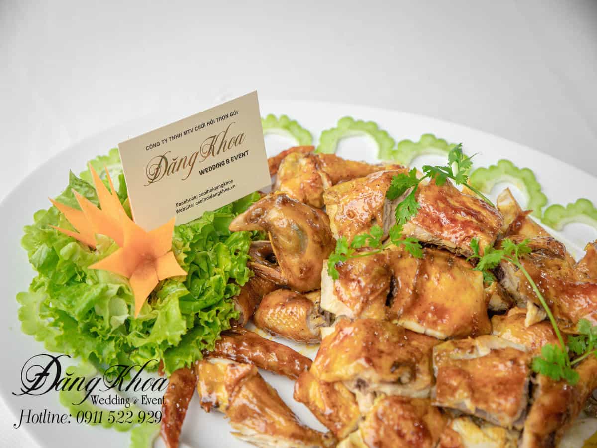 cuoi-hoi-dang-khoa-ga-nuong-ngu-vi