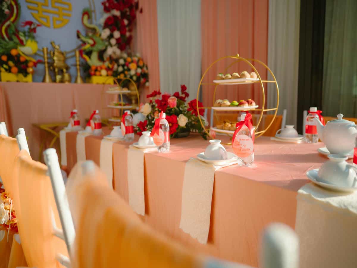 cuoi-hoi-dang-khoa-gia-tien-tone-cam-sua-02