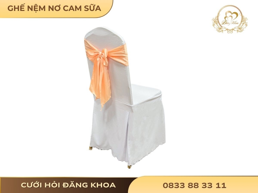 cuoi-hoi-dang-khoa-ghe-nem-no-cam-sua