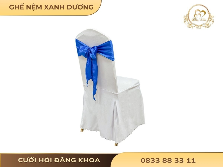 cuoi-hoi-dang-khoa-ghe-nem-no-xanh-duong