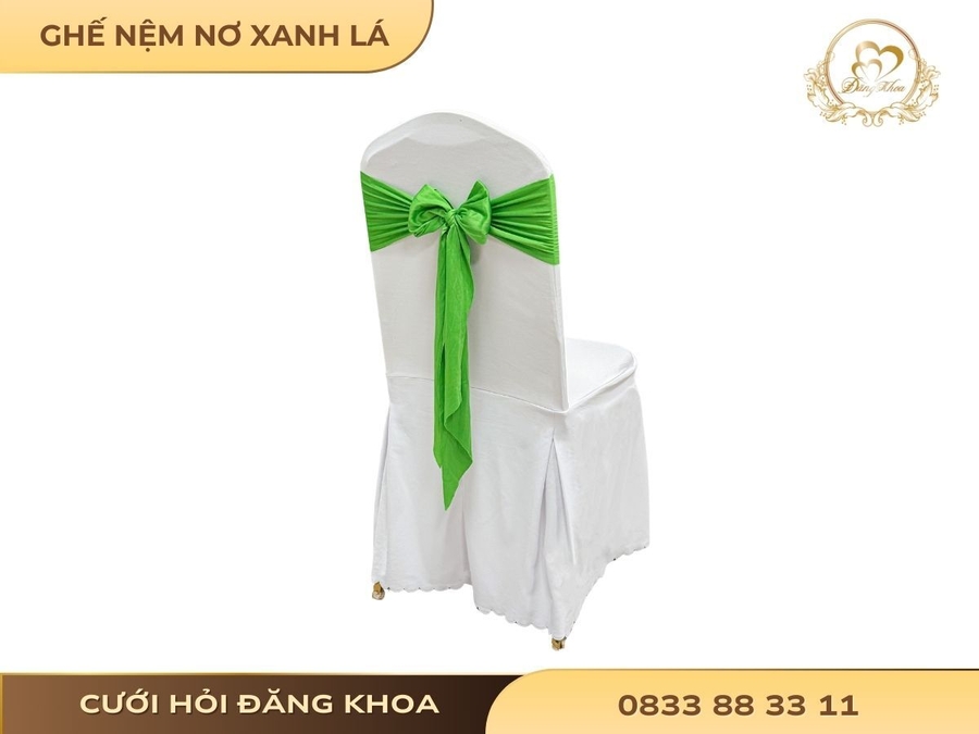cuoi-hoi-dang-khoa-ghe-nem-no-xanh-la