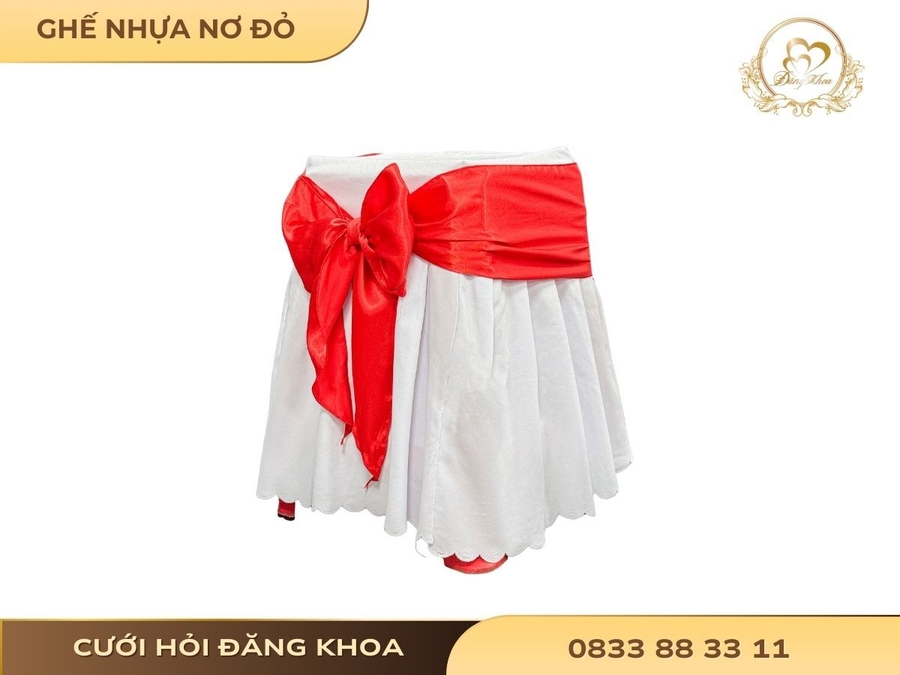 cuoi-hoi-dang-khoa-ghe-nhua-no-do