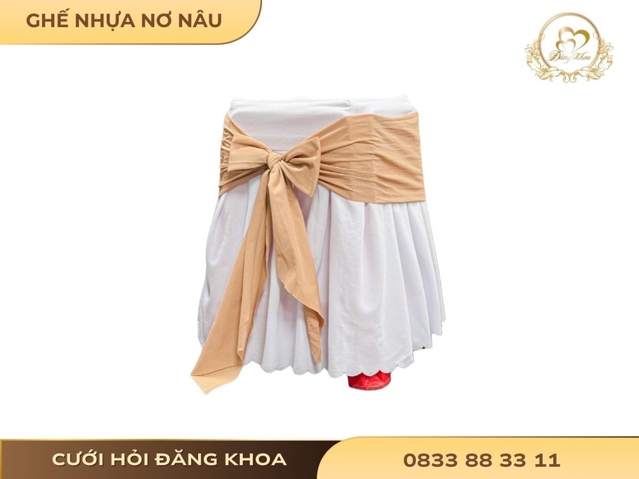 cuoi-hoi-dang-khoa-ghe-nhua-no-nau