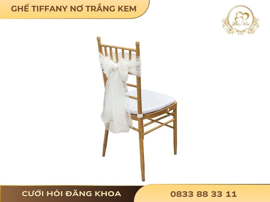 cuoi-hoi-dang-khoa-ghe-tiffany-no-trang-kem