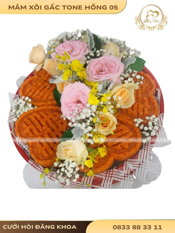 cuoi-hoi-dang-khoa-mam-xoi-gac-hoa-tuoi-tone-hong-05