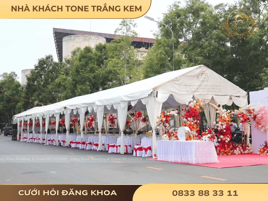 Nhà khách tone trắng kem 01