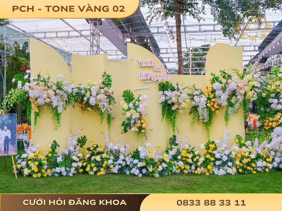 cuoi-hoi-dang-khoa-phong-chup-hinh-tone-vang-02