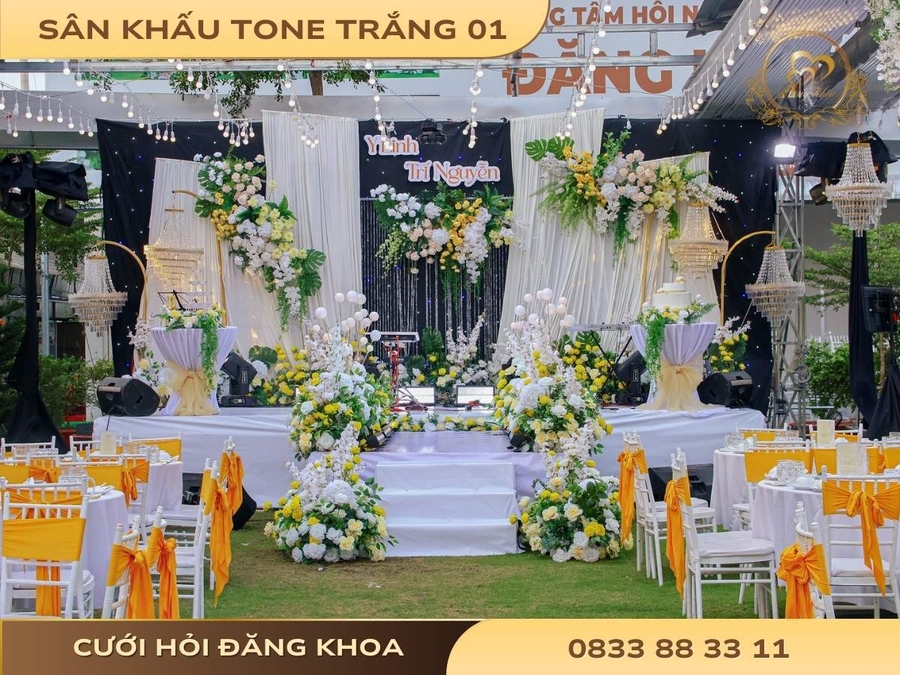 cuoi-hoi-dang-khoa-san-khau-tone-trang-vang-01