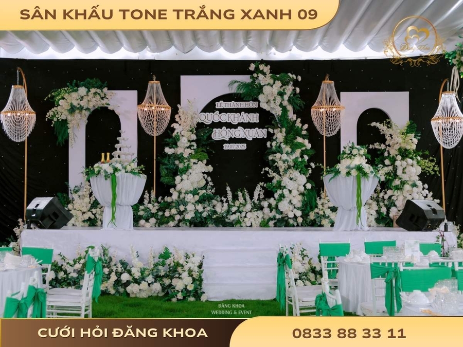 cuoi-hoi-dang-khoa-san-khau-tone-trang-xanh-09