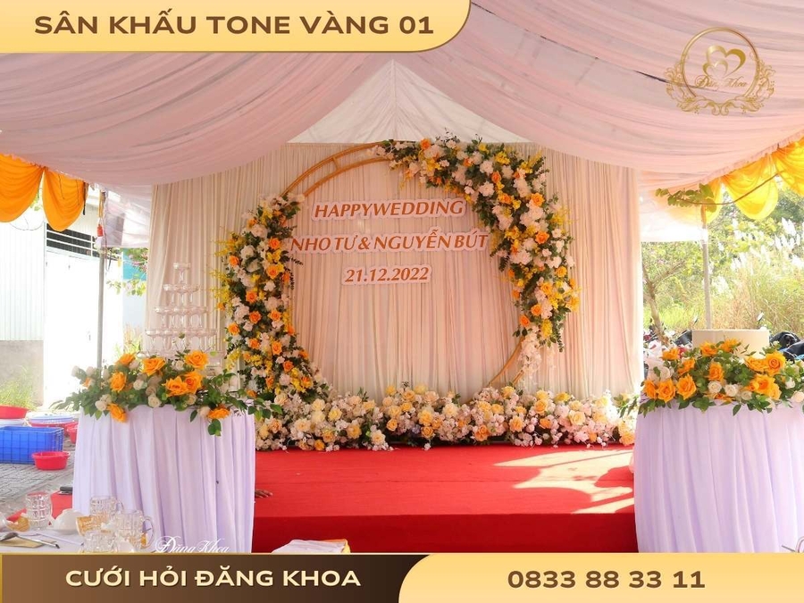 cuoi-hoi-dang-khoa-san-khau-tone-vang-01