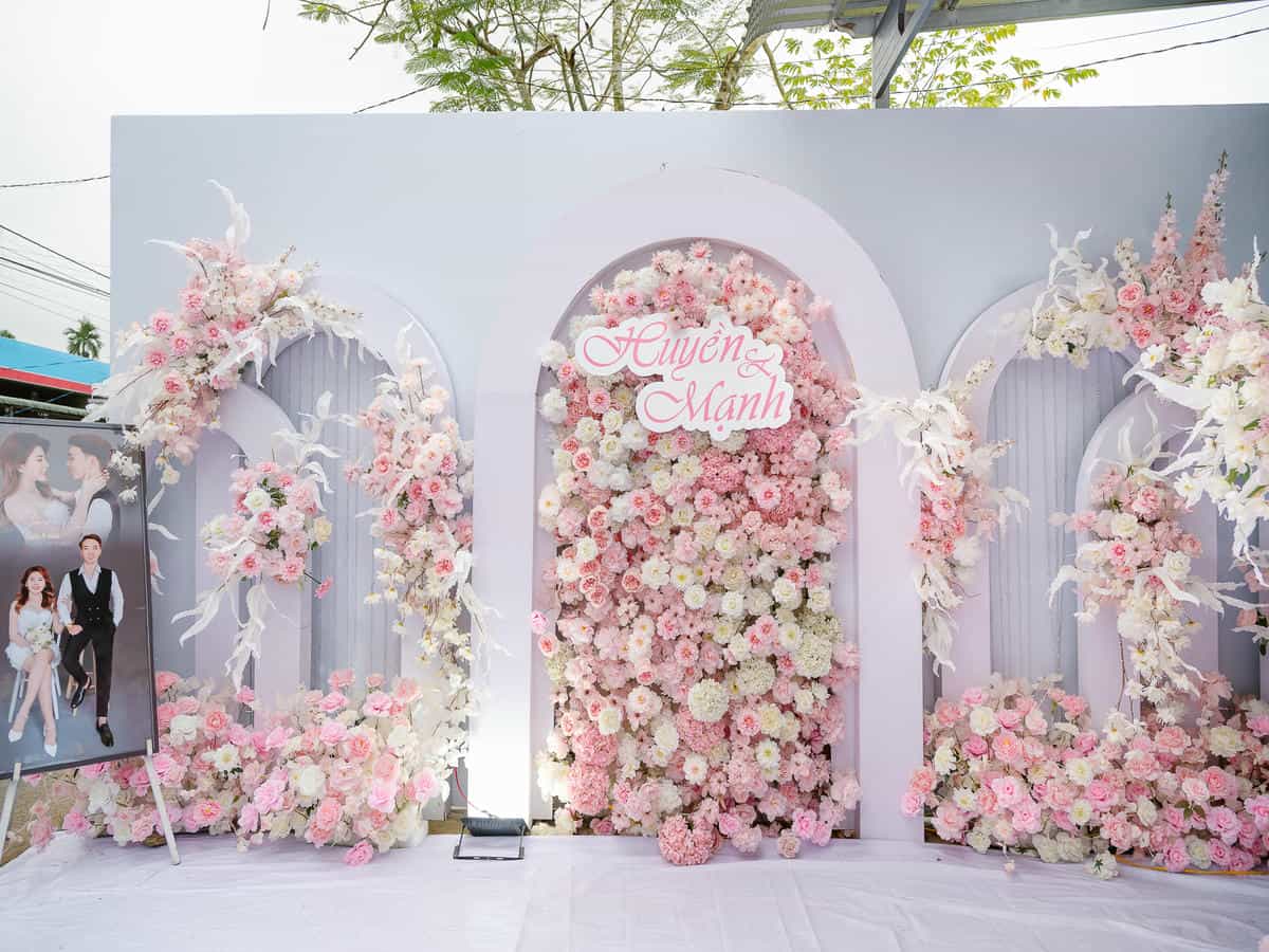 cuoi-hoi-dang-khoa-phong-cach-Romantic-Luxury