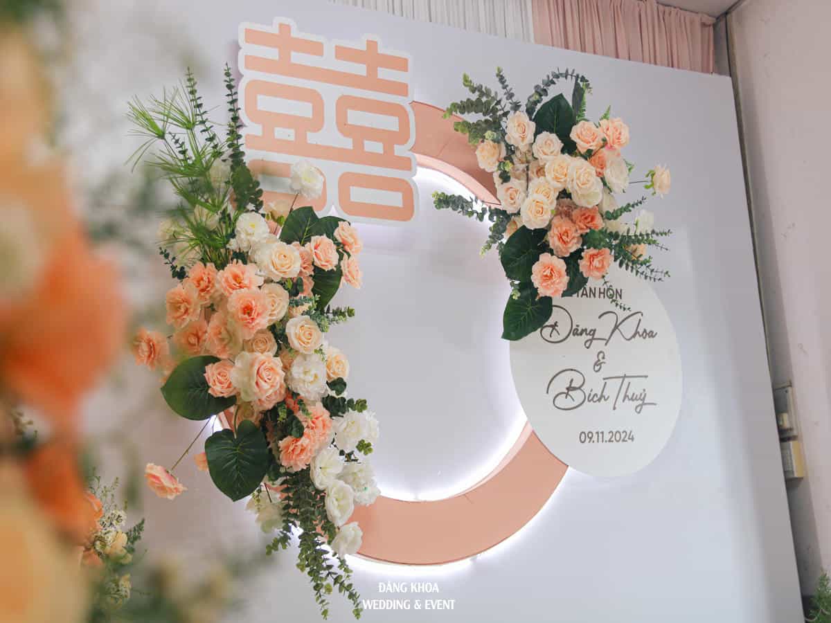 cuoi-hoi-dang-khoa-gia-tien-tone-hong-09