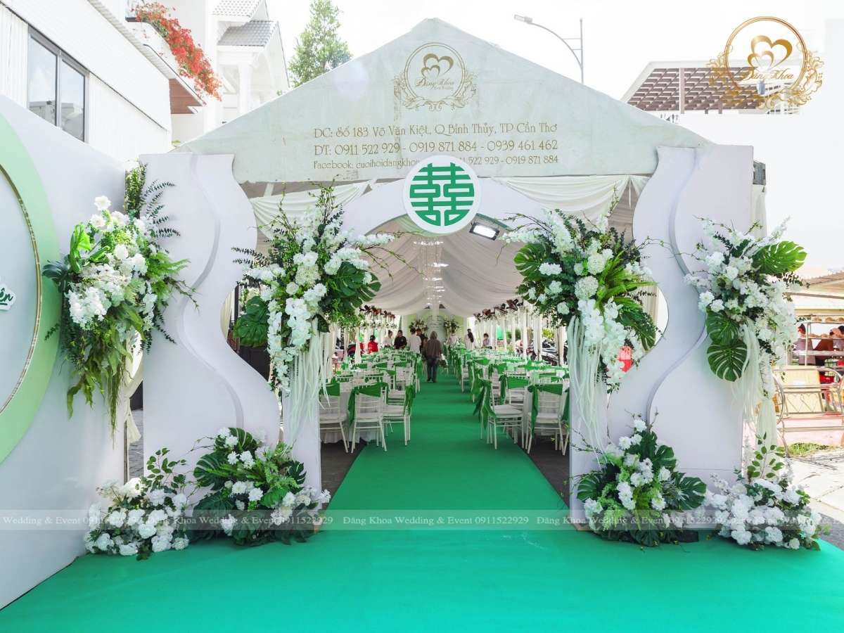 cuoi-hoi-dang-khoa-cong-hoa-chu-hy-tone-trang-xanh-02