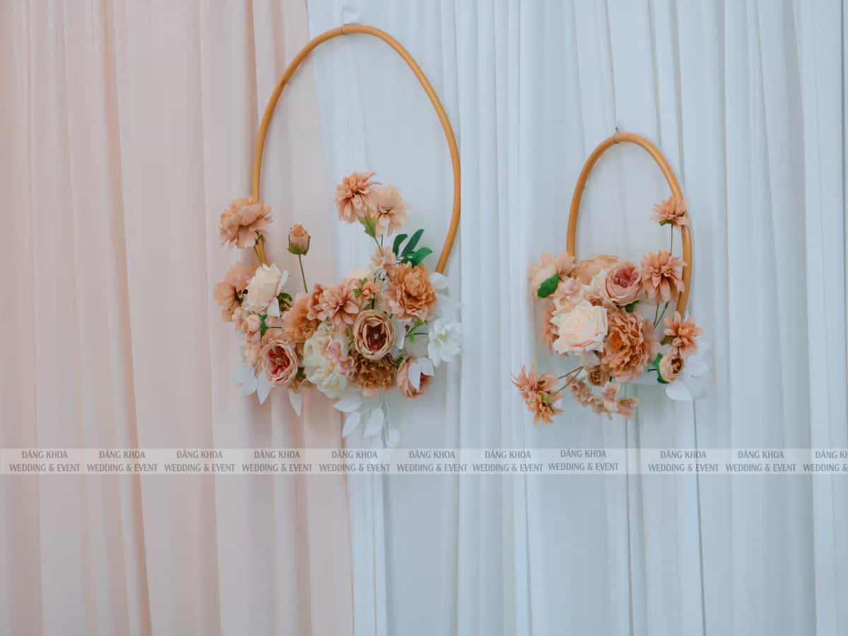 cuoi-hoi-dang-khoa-gia-tien-tone-vang-kem-04