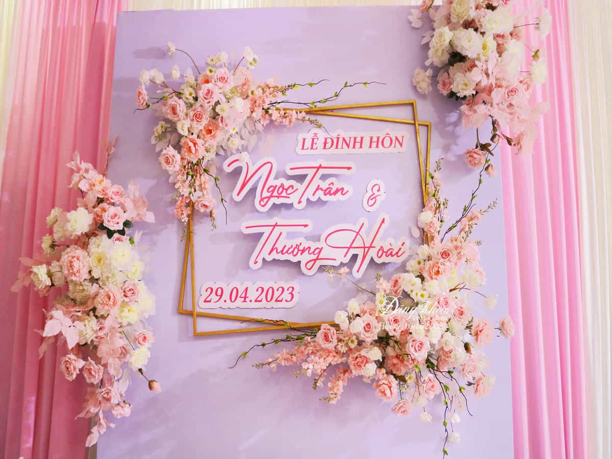 cuoi-hoi-dang-khoa-gia-tien-tone-hong-10