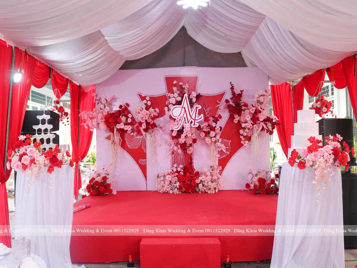 cuoi-hoi-dang-khoa-san-khau-cuoi-le-tan-hon-tone-do-01