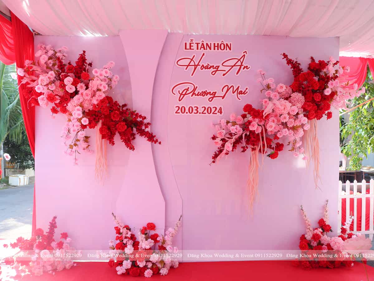 cuoi-hoi-dang-khoa-backdrop-cuoi-le-tan-hon-tone-do-01