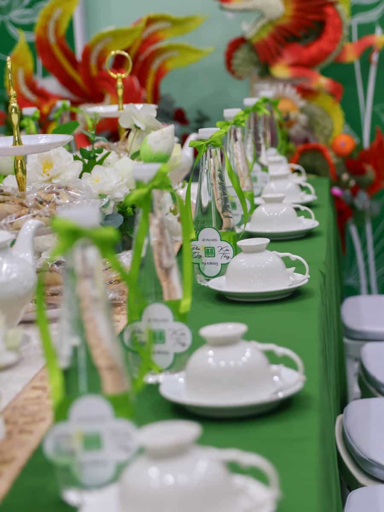 cuoi-hoi-dang-khoa-decor-chen-ly-thuy-tinh