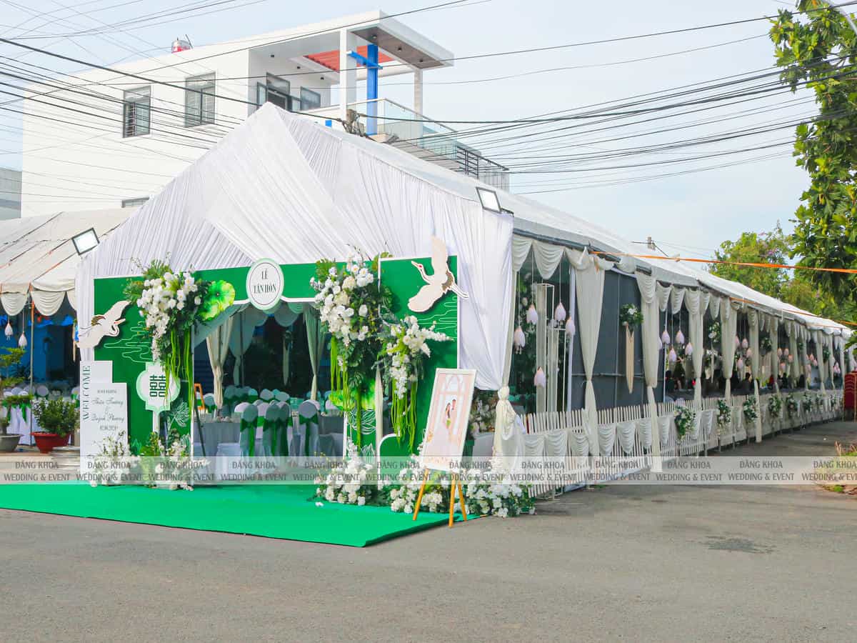 cuoi-hoi-dang-khoa-rap-cuoi-le-tan-hon-tone-trang-xanh-02