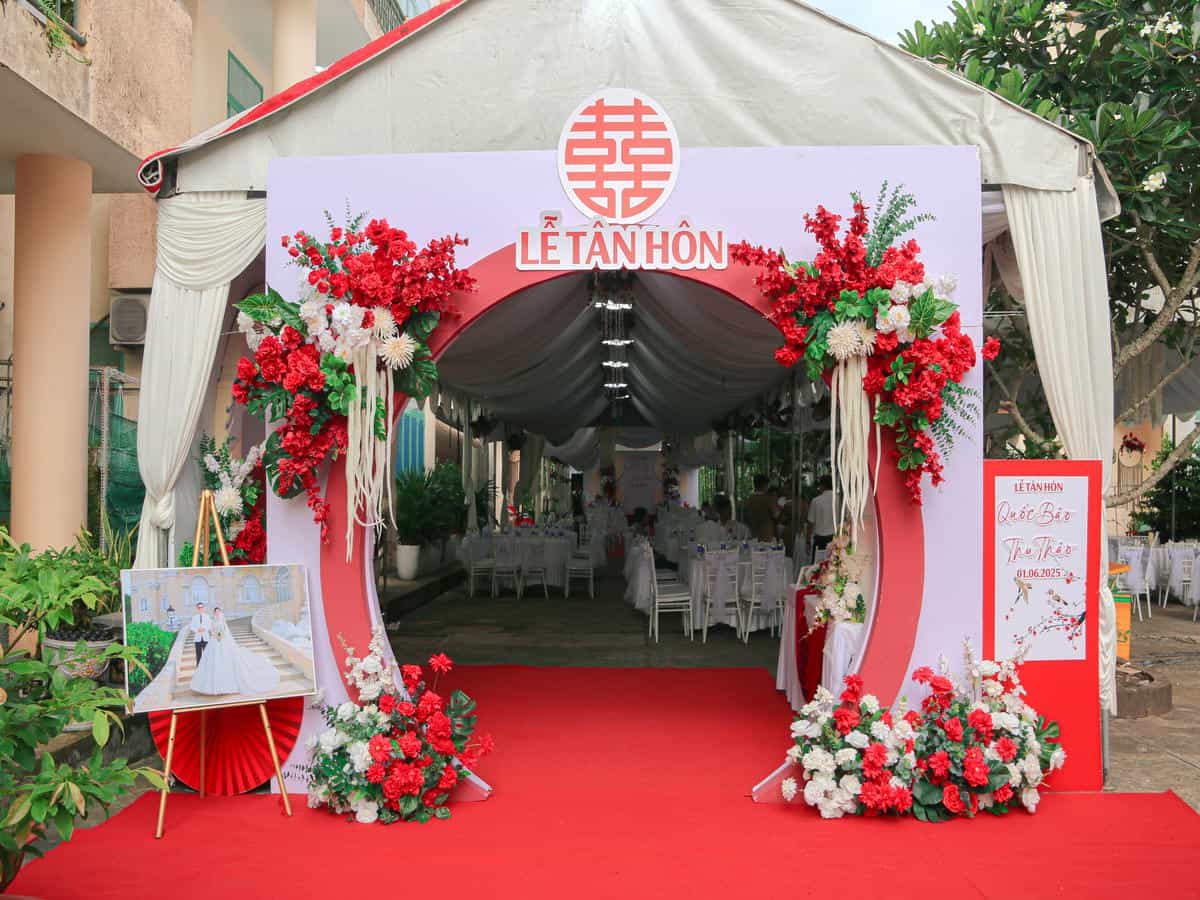 cuoi-hoi-dang-khoa-cong-hoa-cuoi-le-tan-hon-tone-do-03