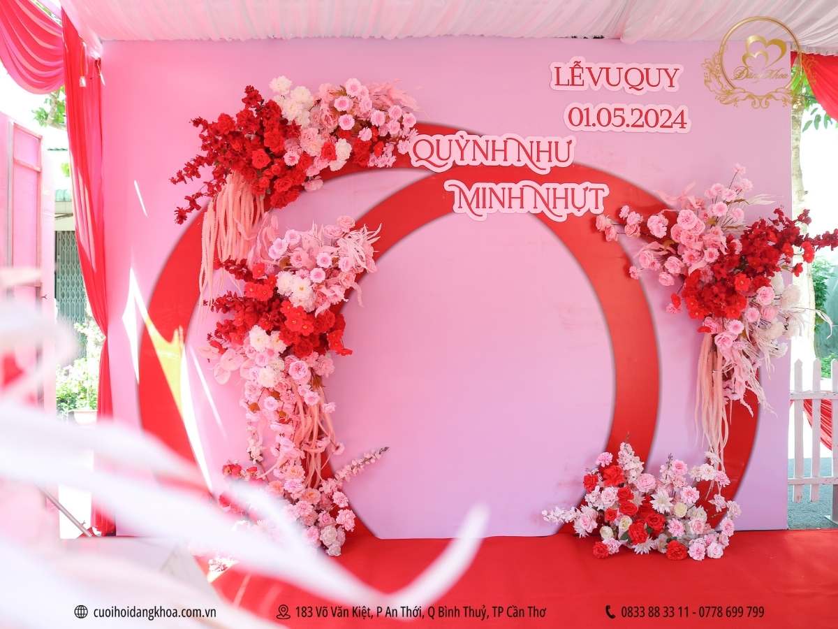 cuoi-hoi-dang-khoa-backdrop-cuoi-le-vu-quy-tone-do-hong-02