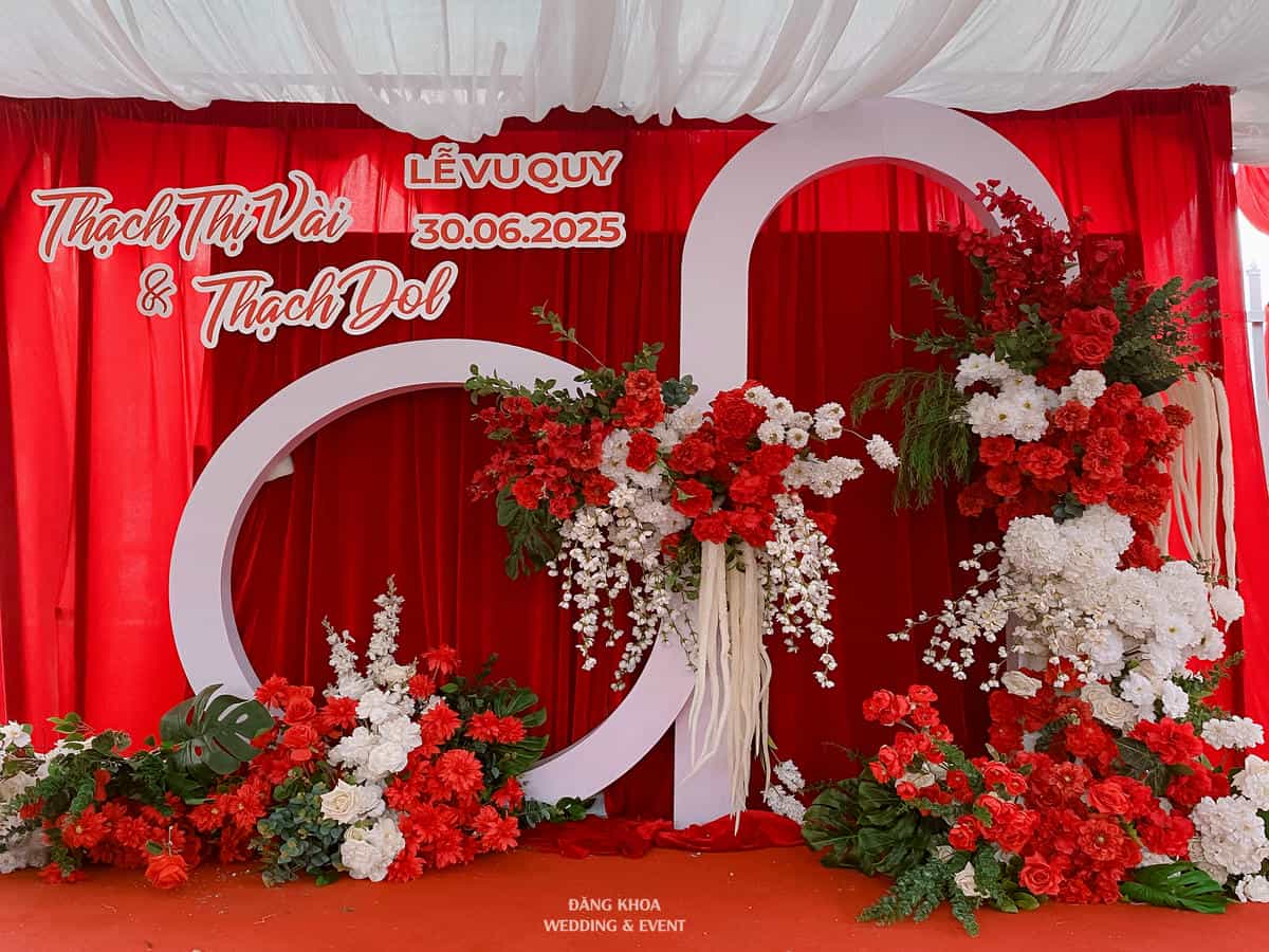 cuoi-hoi-dang-khoa-phong-chup-hinh-tone-do
