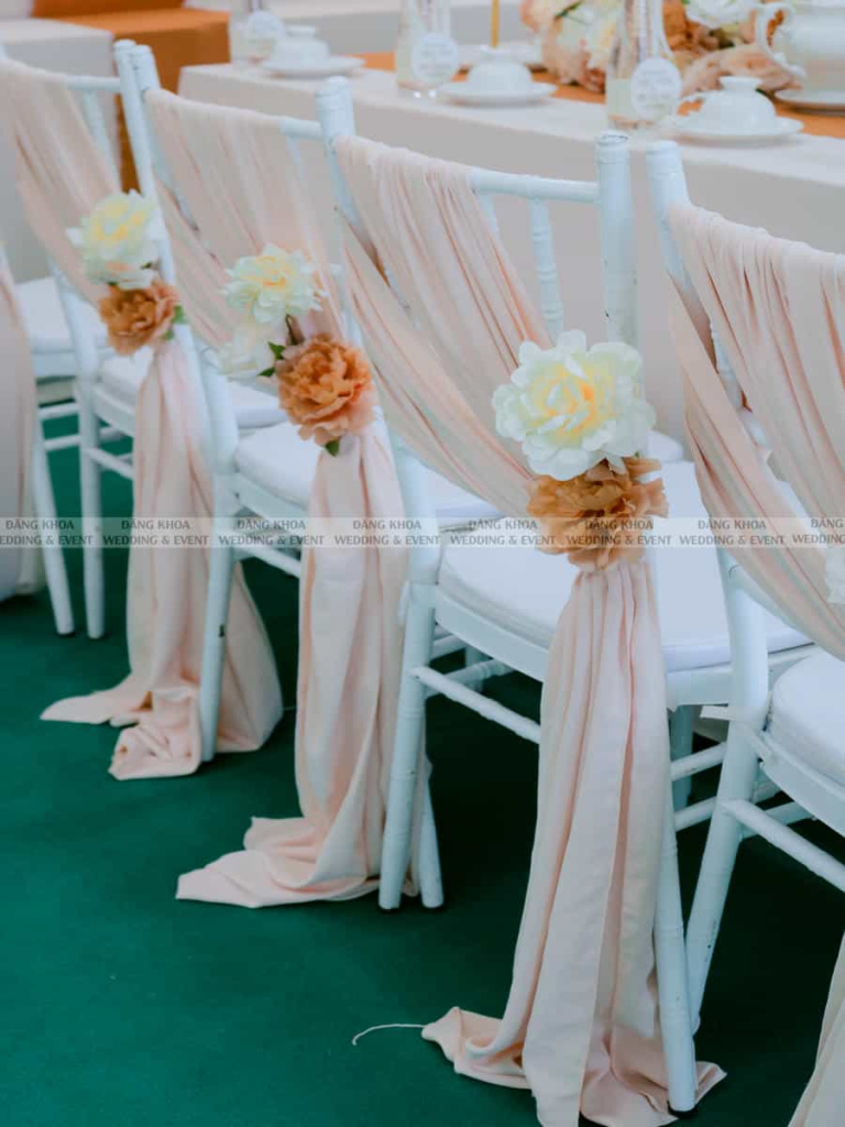 cuoi-hoi-dang-khoa-gia-tien-tone-vang-kem-04
