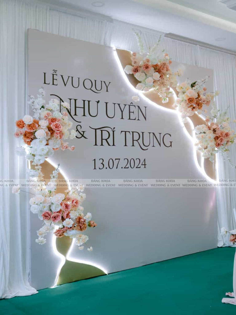cuoi-hoi-dang-khoa-gia-tien-tone-vang-kem-04