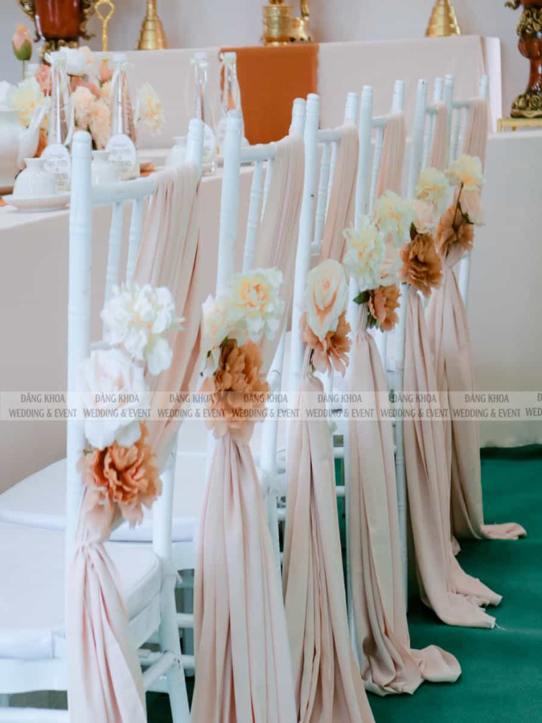 cuoi-hoi-dang-khoa-gia-tien-tone-vang-kem-04