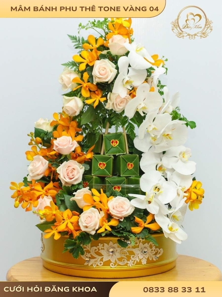 Mâm bánh phu thê & hoa tươi tone vàng 04