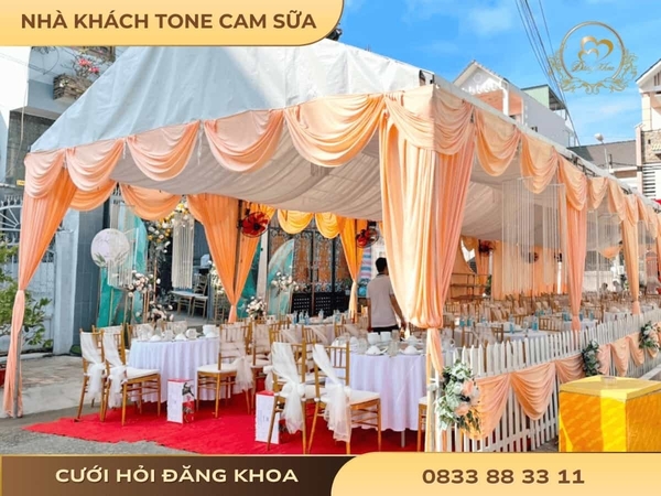 Nhà khách tone cam sữa 01