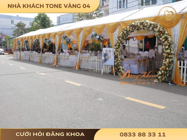 Nhà khách tone vàng 04
