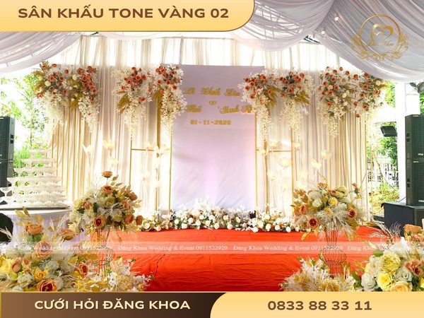 Sân khấu tone vàng 02